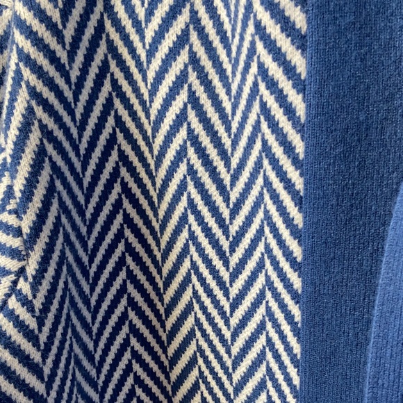 Ann Taylor Blue and White Chevron Thick Long Knit Hoodie size Medium - Picture 8 of 10
